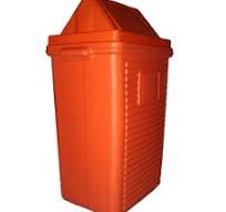 LIXEIRA QUADRADA SOPRADA BRASCULANTE 60LTS LARANJA