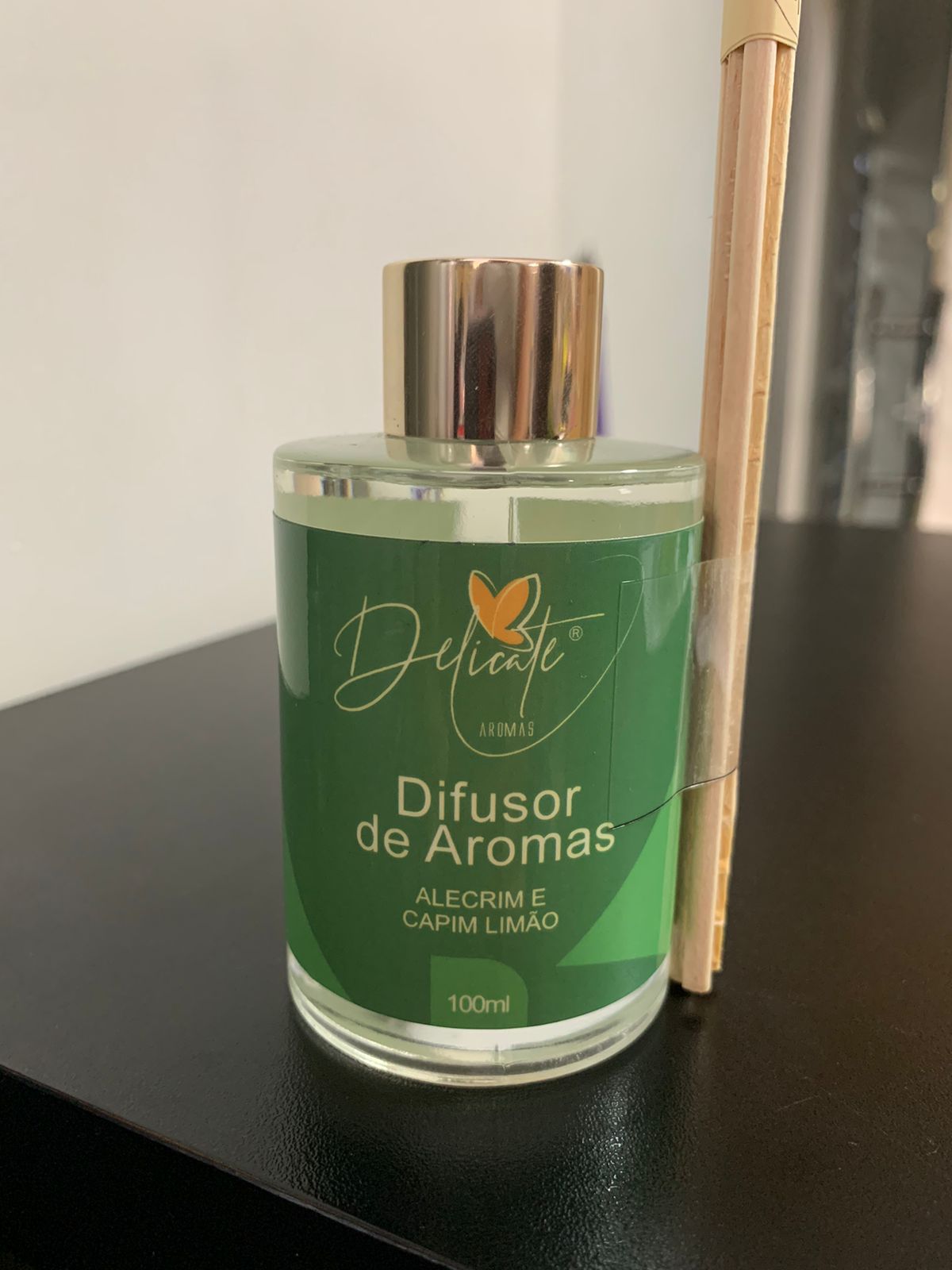DIFUSOR DE AROMAS VIDRO 100ML DELICATE – ALECRIM E CAPIM LIMÃO