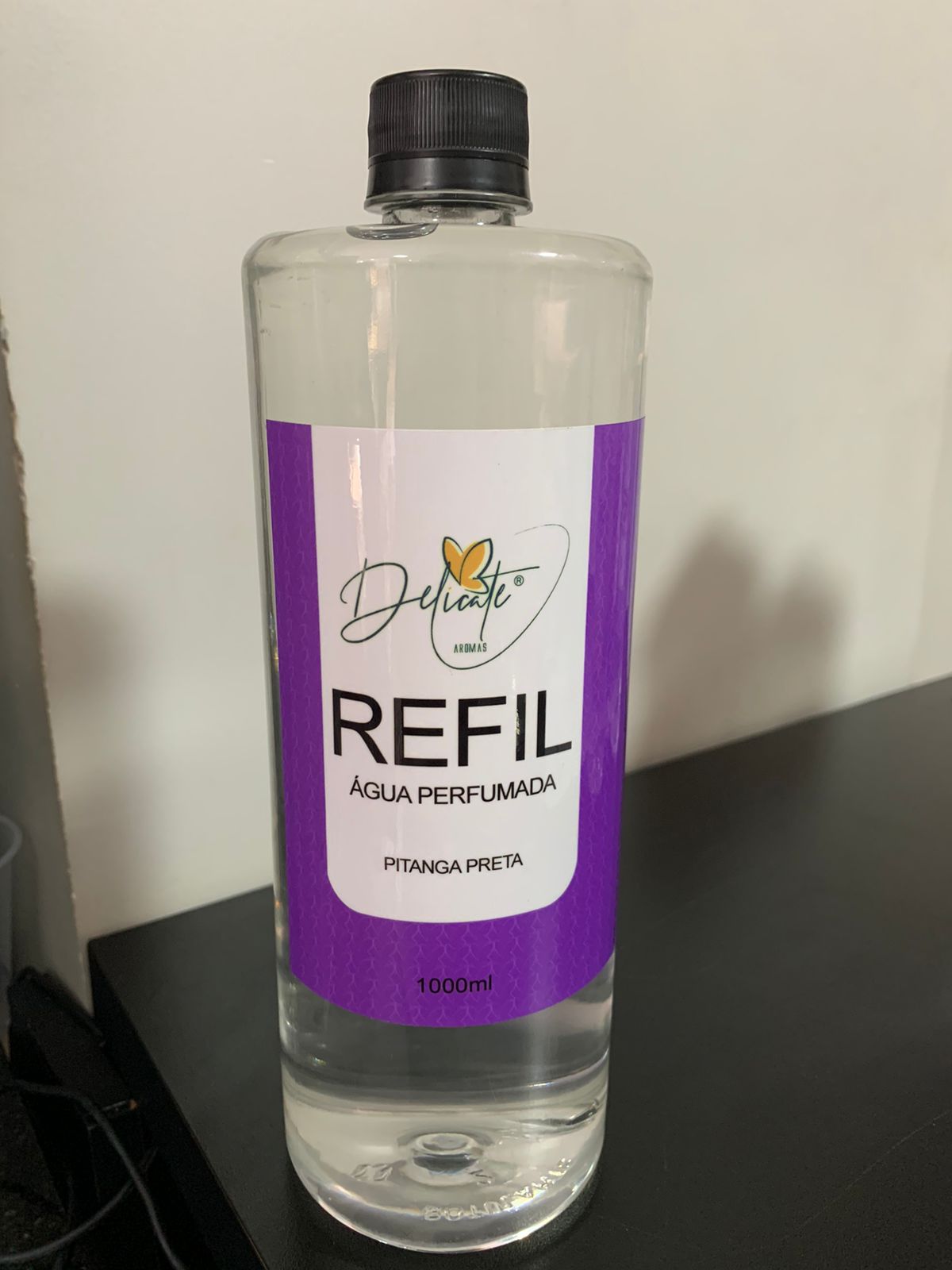REFIL AGUA PERFUMADA 1000ML  DELICATE  – PITANGA PRETA